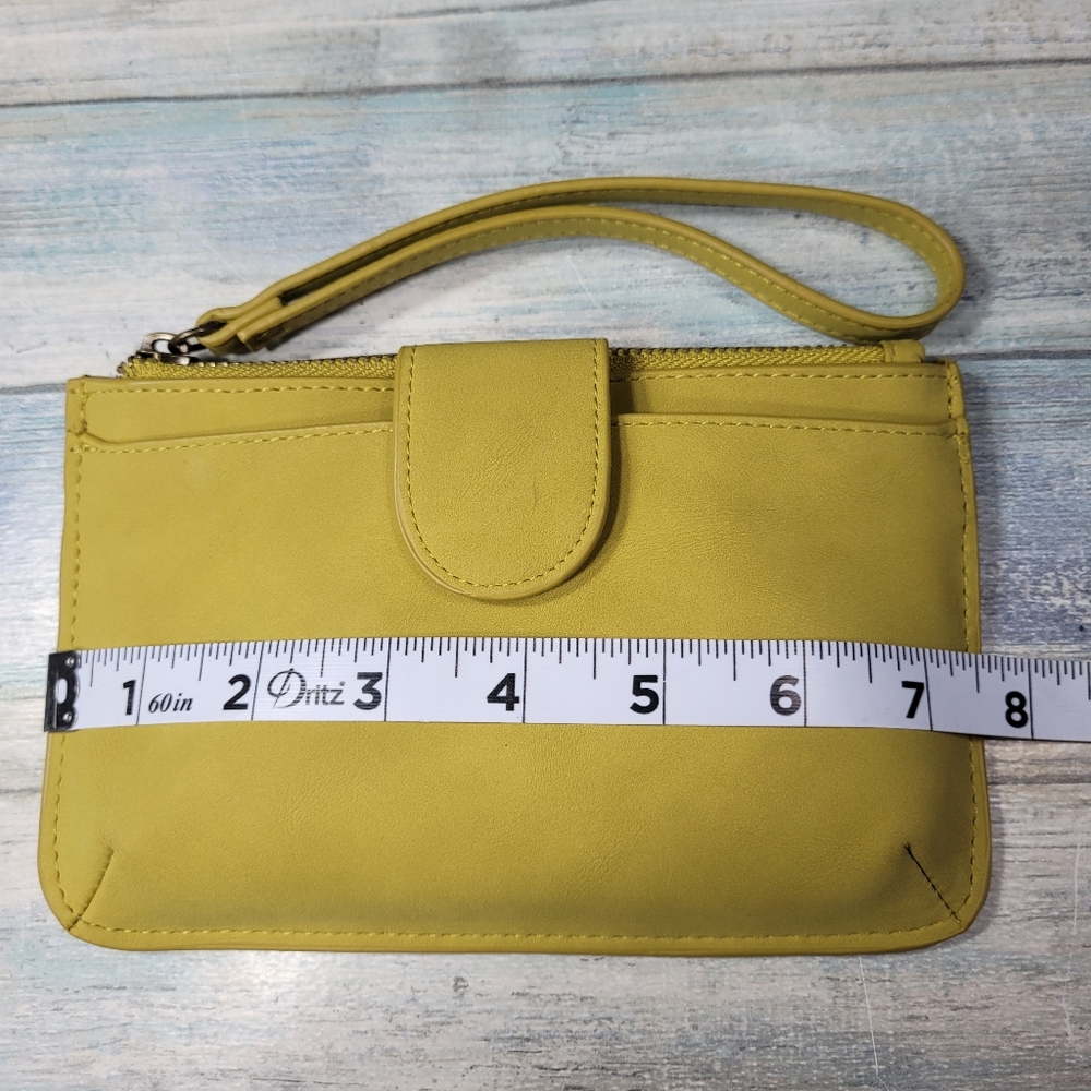 Universal Thread Wristlet Clutch. - Picture 5 of 8